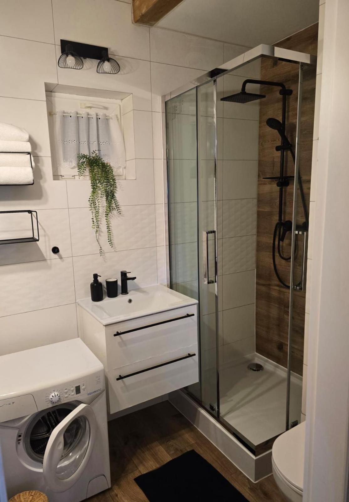 Domek Na Hrobaczej - Jacuzzi&Sauna Międzybrodzie Bialskie Exterior foto